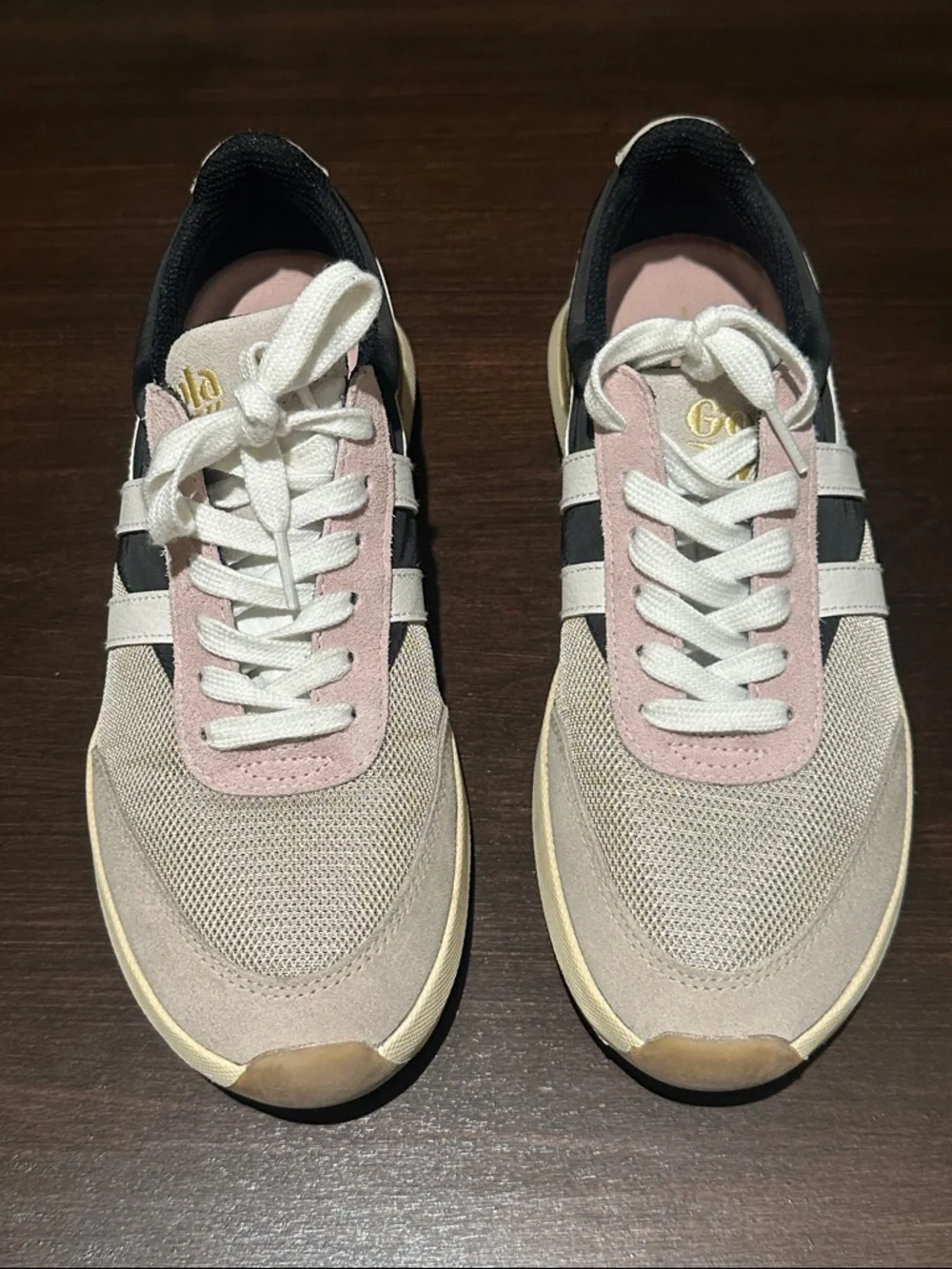 Gola classic silhouette